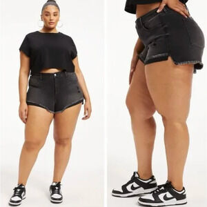 GOOD AMERICAN Good Curve Raw Hem Distressed Denim Shorts Black 089 NEW Size 22